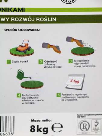 Nawóz do trawników z mchem z mikroelementami 8 kg