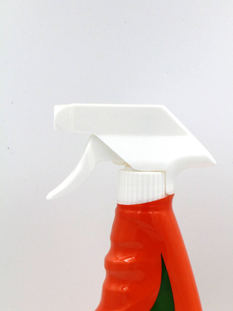 Emulpar Spray 750 ml zwalcza ochojniki, tarczniki i mączliki na roślinach ozdobnych i warzywach