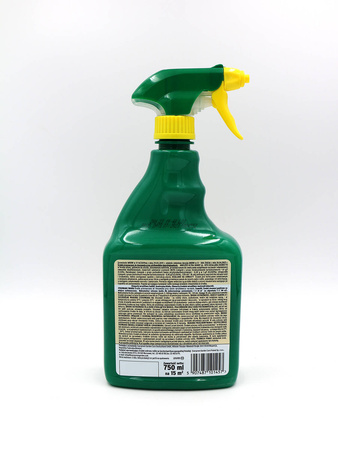 SUBSTRAL MNISZEK gotowy do użycia 750 ml zwalcza chwasty w trawniku